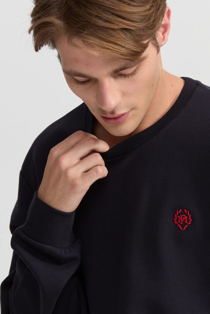 Faure : Sweat Brodé du Logo Emblématique - 53