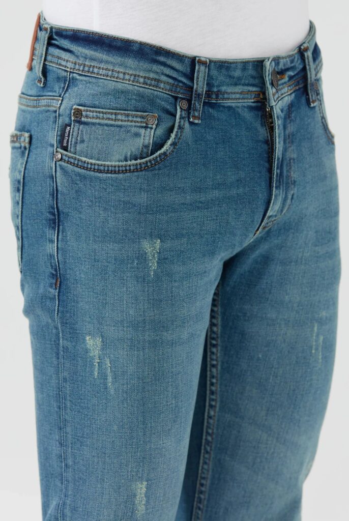 Kalman : Jeans Regular Fit en Denim avec des détails de déchirure - 19