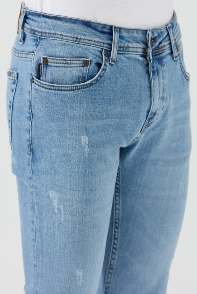 Kalman : Jeans Regular Fit en Denim avec des détails de déchirure - 4