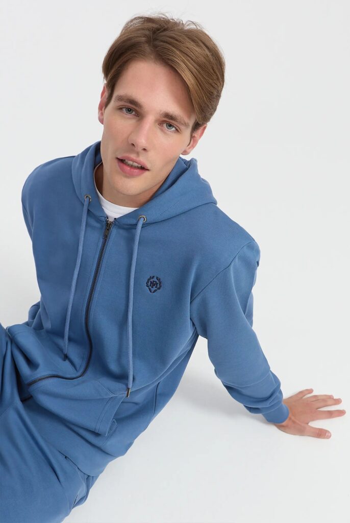 Wilson : Pantalon de survêtement Brodé du Logo Emblématique - 21