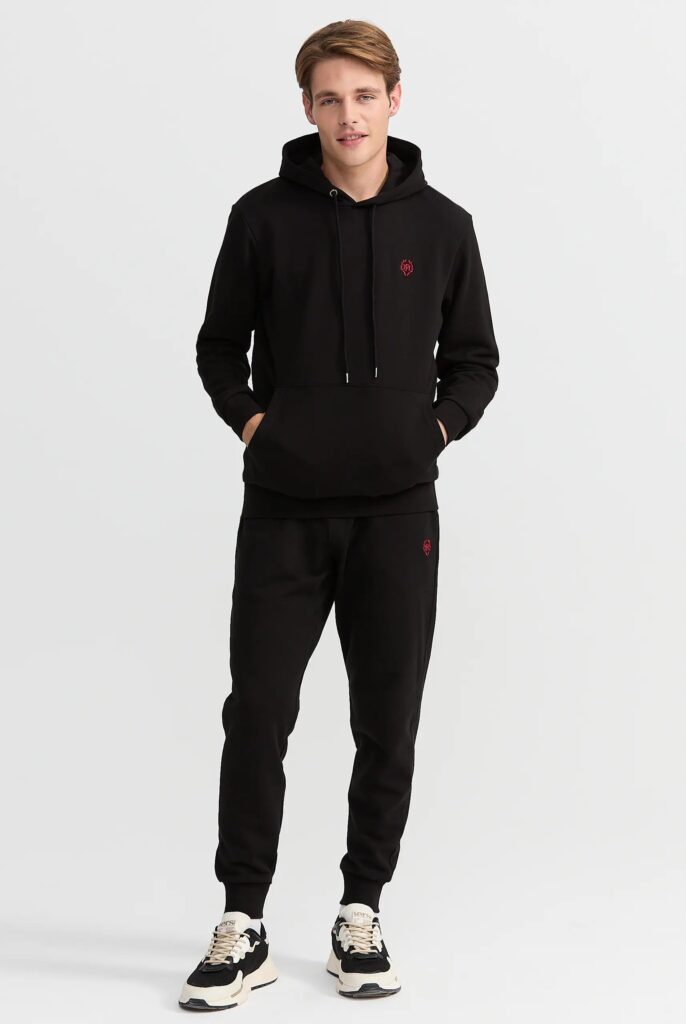 Wilson : Pantalon de survêtement Brodé du Logo Emblématique - 33